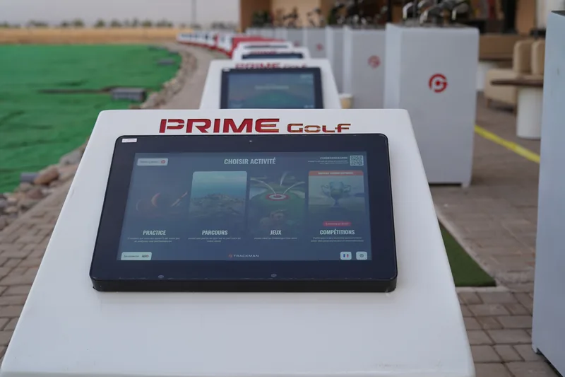 Tablette Prime Golf affichant les modes de jeu disponibles